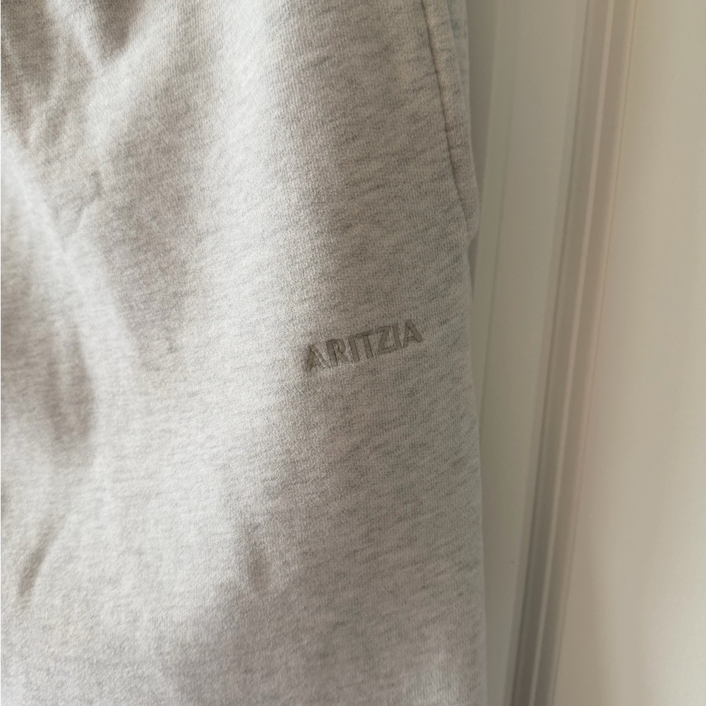 Aritzia Cozy Sweatfleece Mega Straight Sweatpant - White - Picture 3 of 5